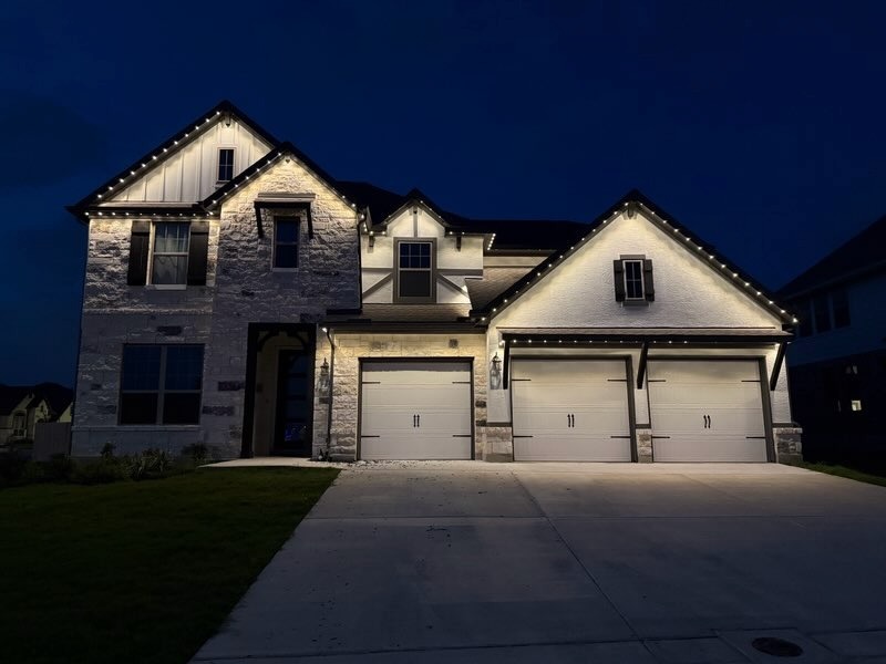 Real Dazzl Lighting accent lighting install on a Texas home